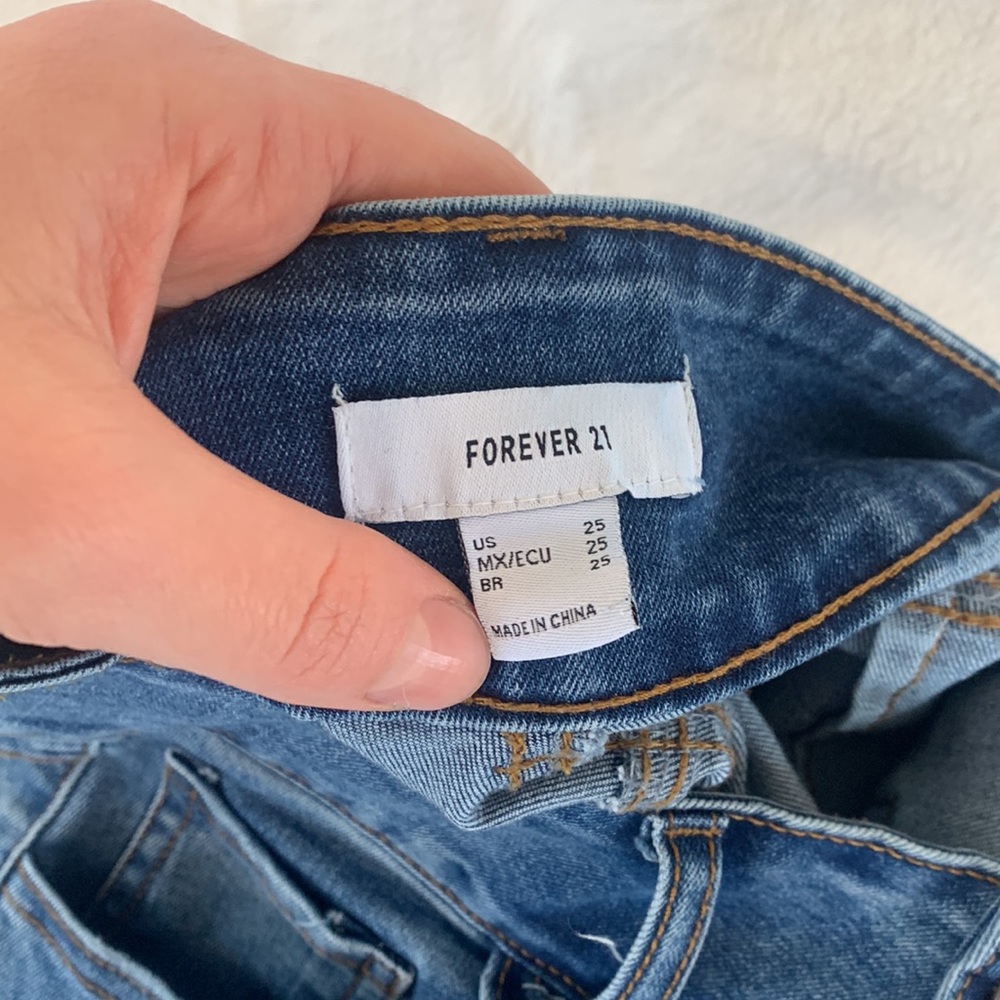 Curvy Fit High Rise Jeans - Picture 8 of 9